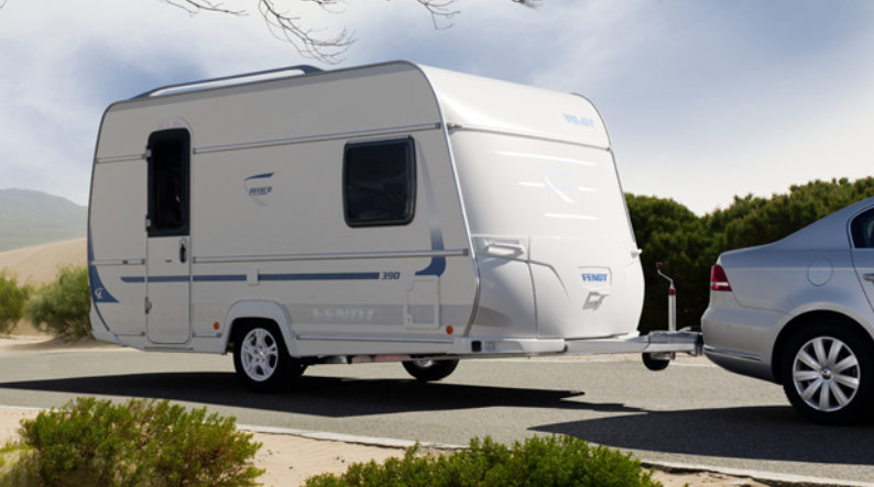 caravan achter auto